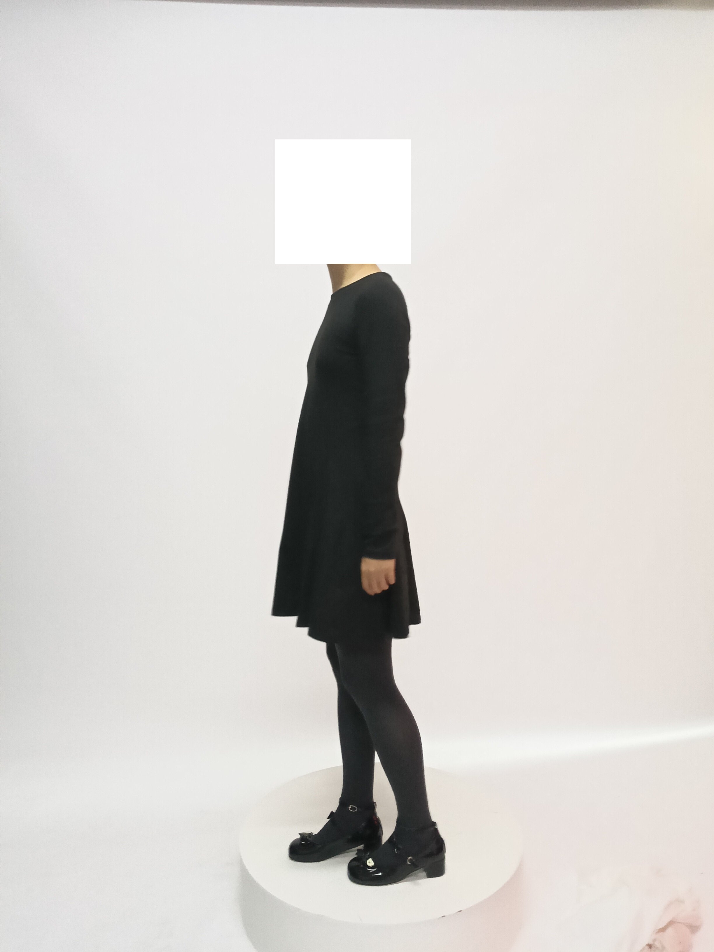 长修薄款黑色连衣短裙